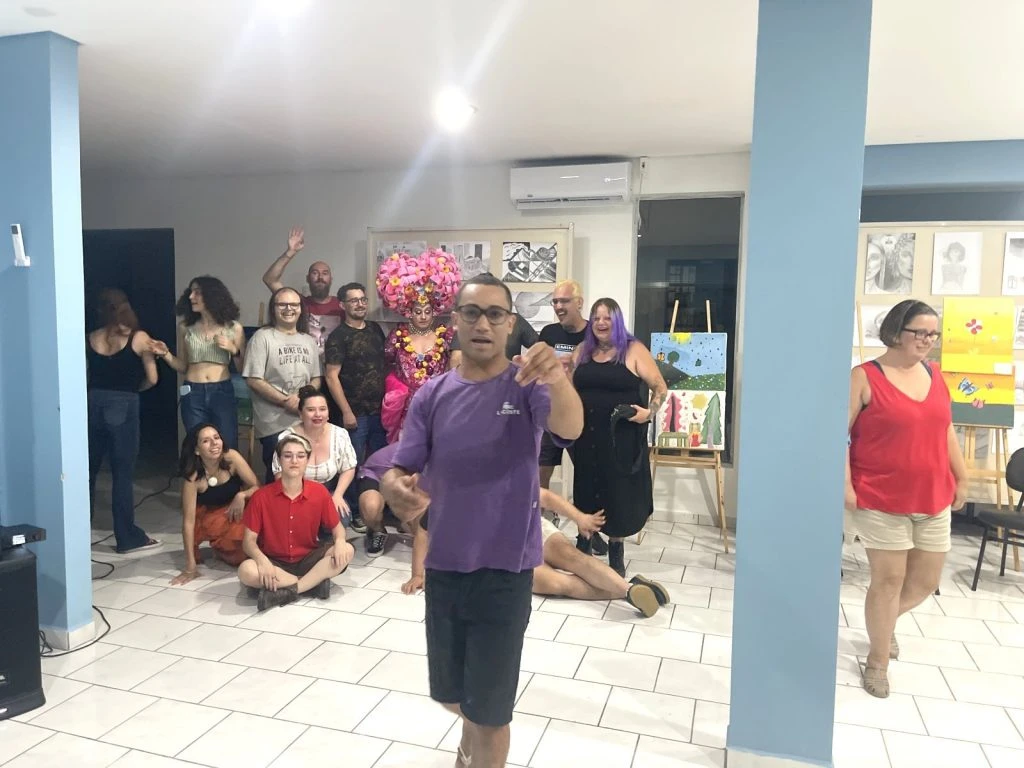 Público reunido na abertura do Tela Expandida