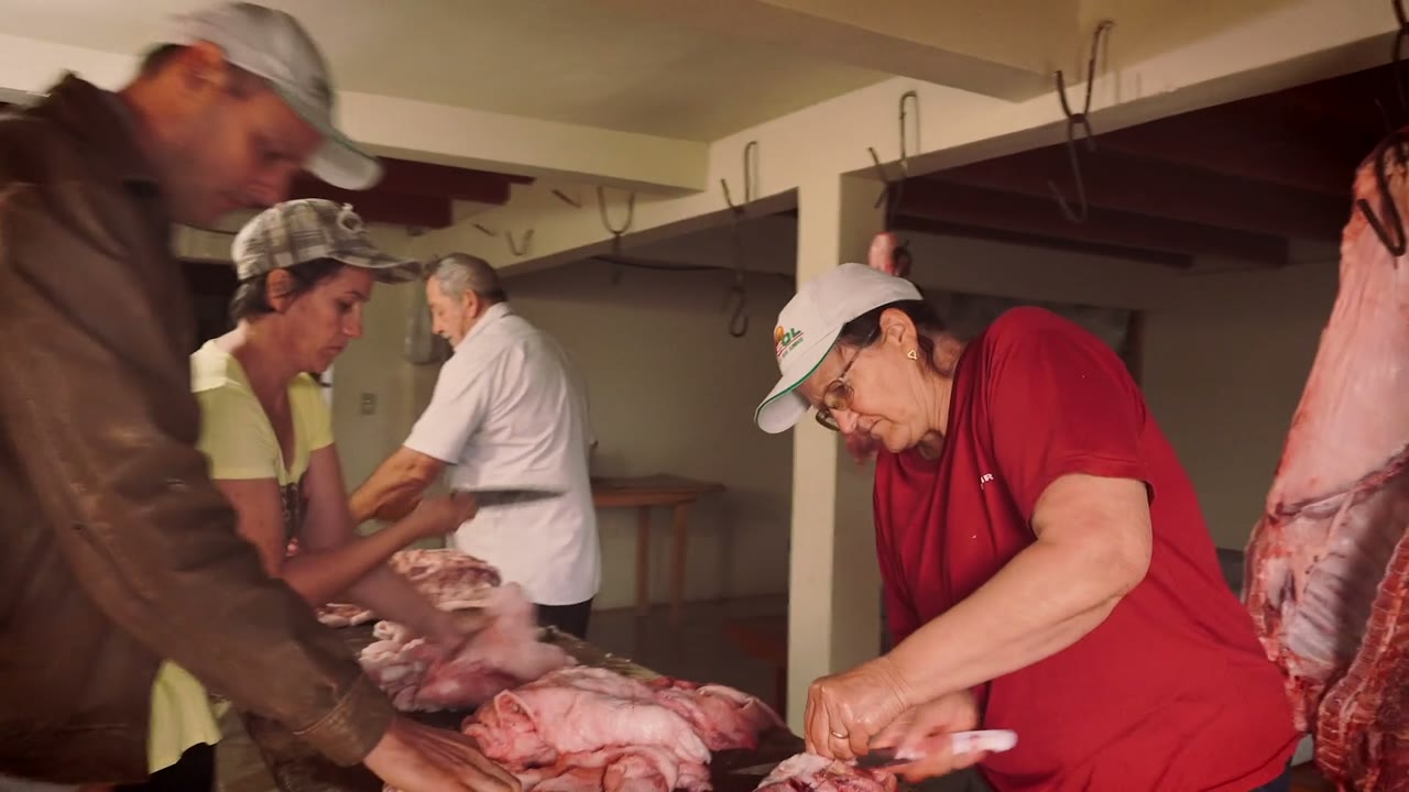 Cena de O Salame vai à feira